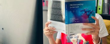 Kniha (Ne)bezpečný internet vám môže zachrániť peňaženku i dôstojnosť